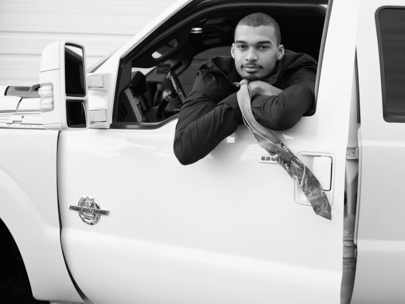 搜狐体育在线观看-文班登上LOVE杂志：盖帽像毁掉对手的一天 学少林功夫是多年梦想